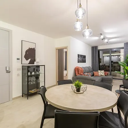 Cozy Brand New Off Promenade & Wifi By 360 Estates *